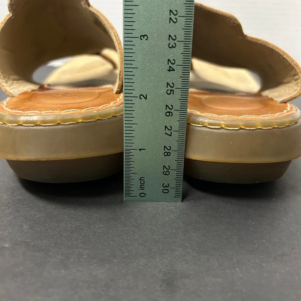Dr. Martens 8B03 Thong Sandals Womens 7 Tan Leather Good AirWair Slides